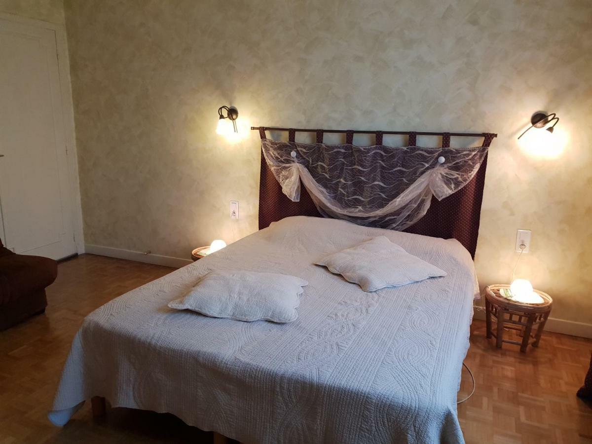 Bed and Breakfast Le Nid De L'Ecureuil Brens  Экстерьер фото